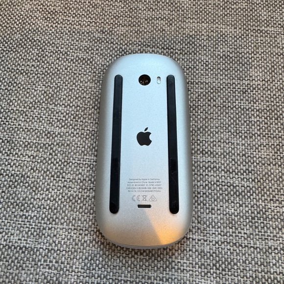 Apple Magic Mouse 2 - Picture 2 of 4